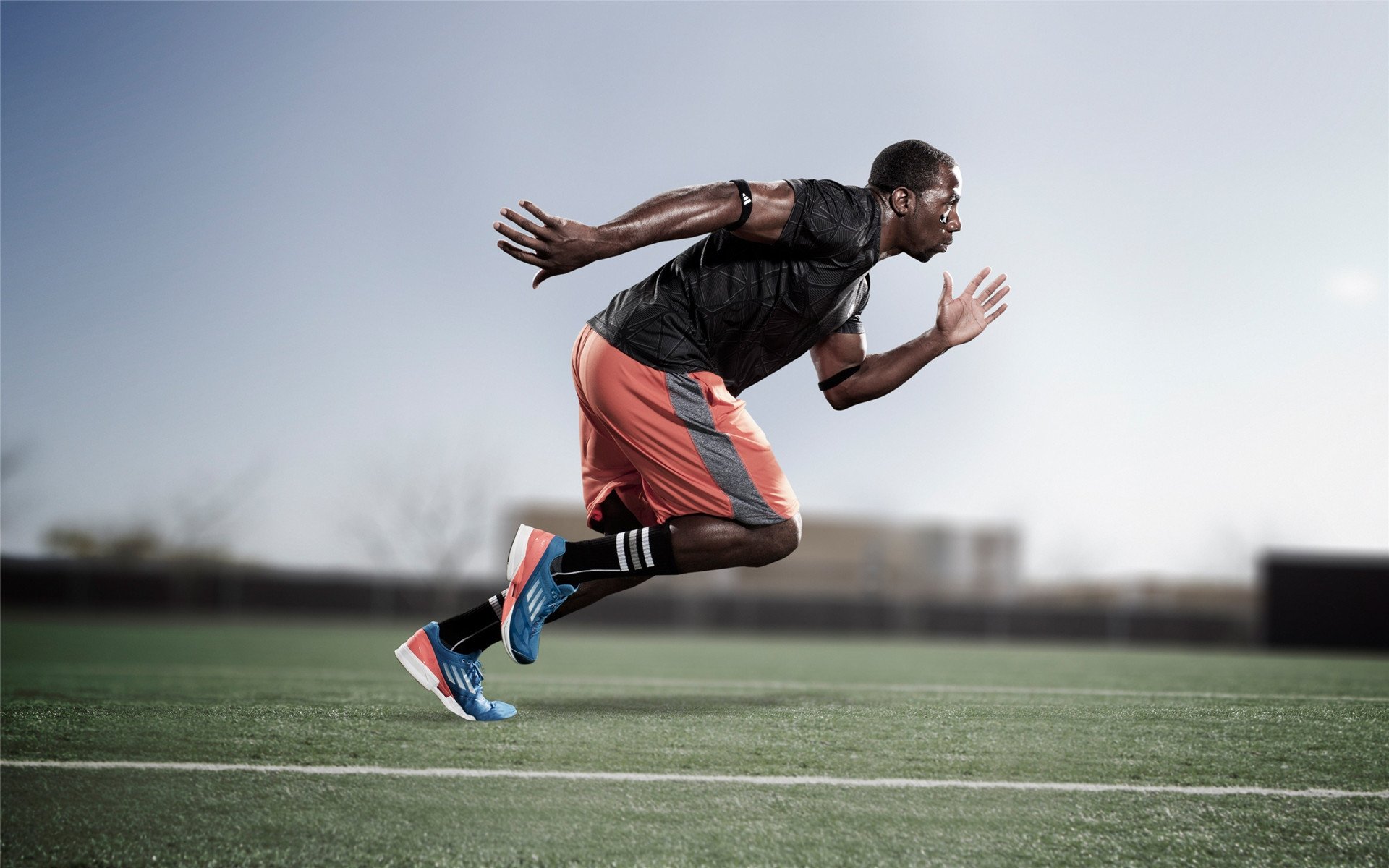 开云体育活动-查默斯冲线瞬间震撼全场，查尔默斯