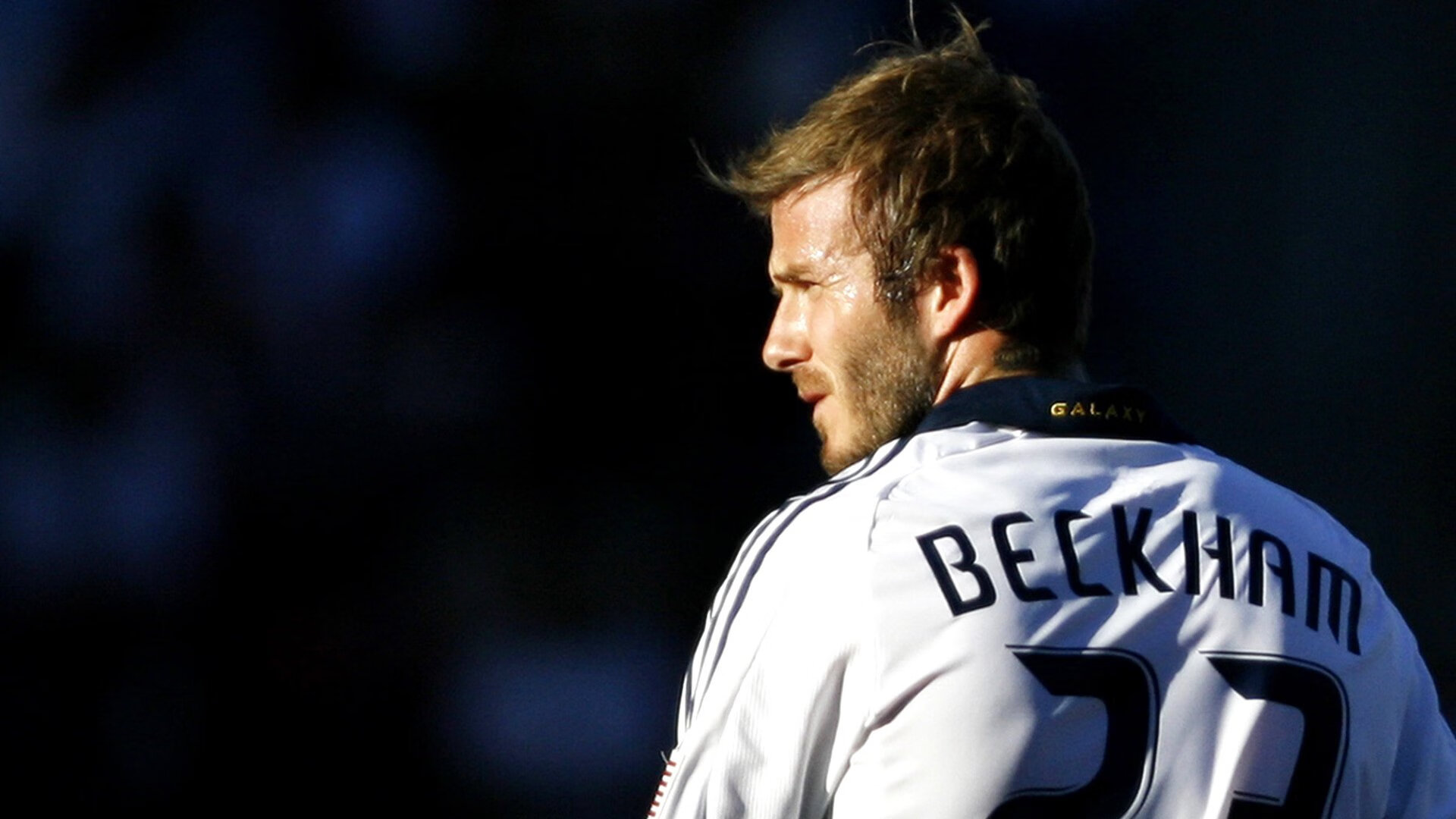 比赛临近主教练保持低调强调细节决定成败不容松懈，教练提前进入比赛台